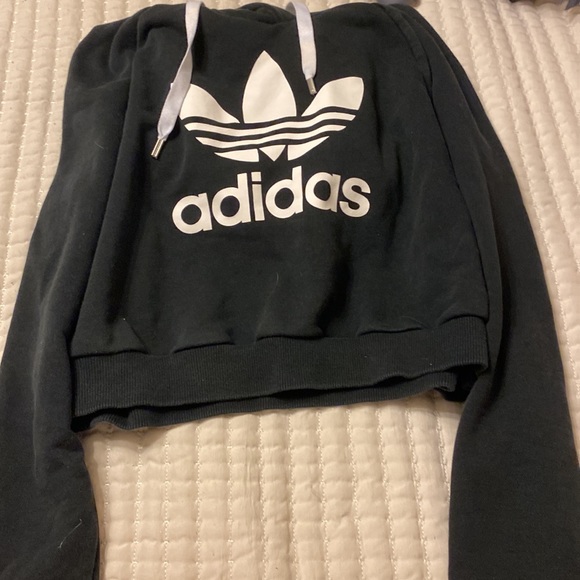 COPY - Adidas hoodie cropped- fits like a juniors xs/s - Picture 2 of 3